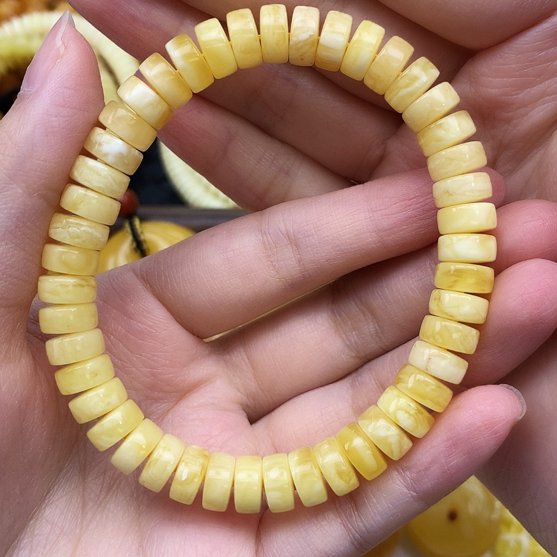 蜜蜡未镶嵌珠宝奇石
