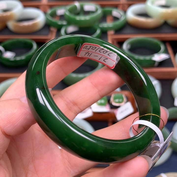 和田玉（碧玉）手镯未镶嵌56
