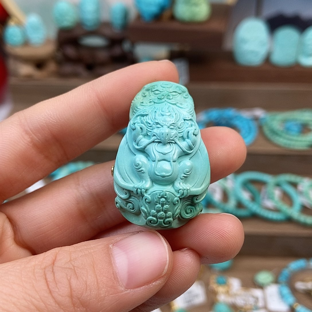 绿松石配饰未镶嵌