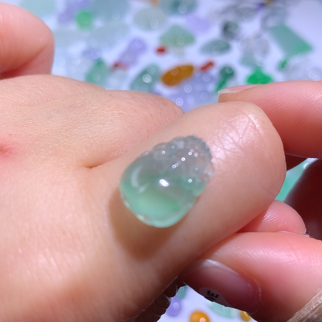 翡翠颈饰未镶嵌皮休