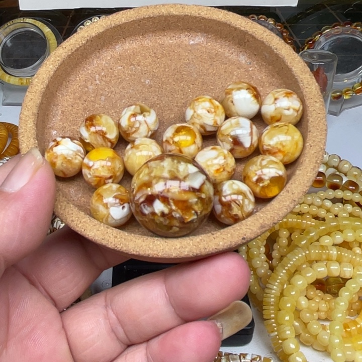 吕****吊坠猴头核桃68号