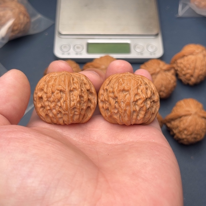 文玩核桃把件张*恩36磨盘邮费顺丰到付