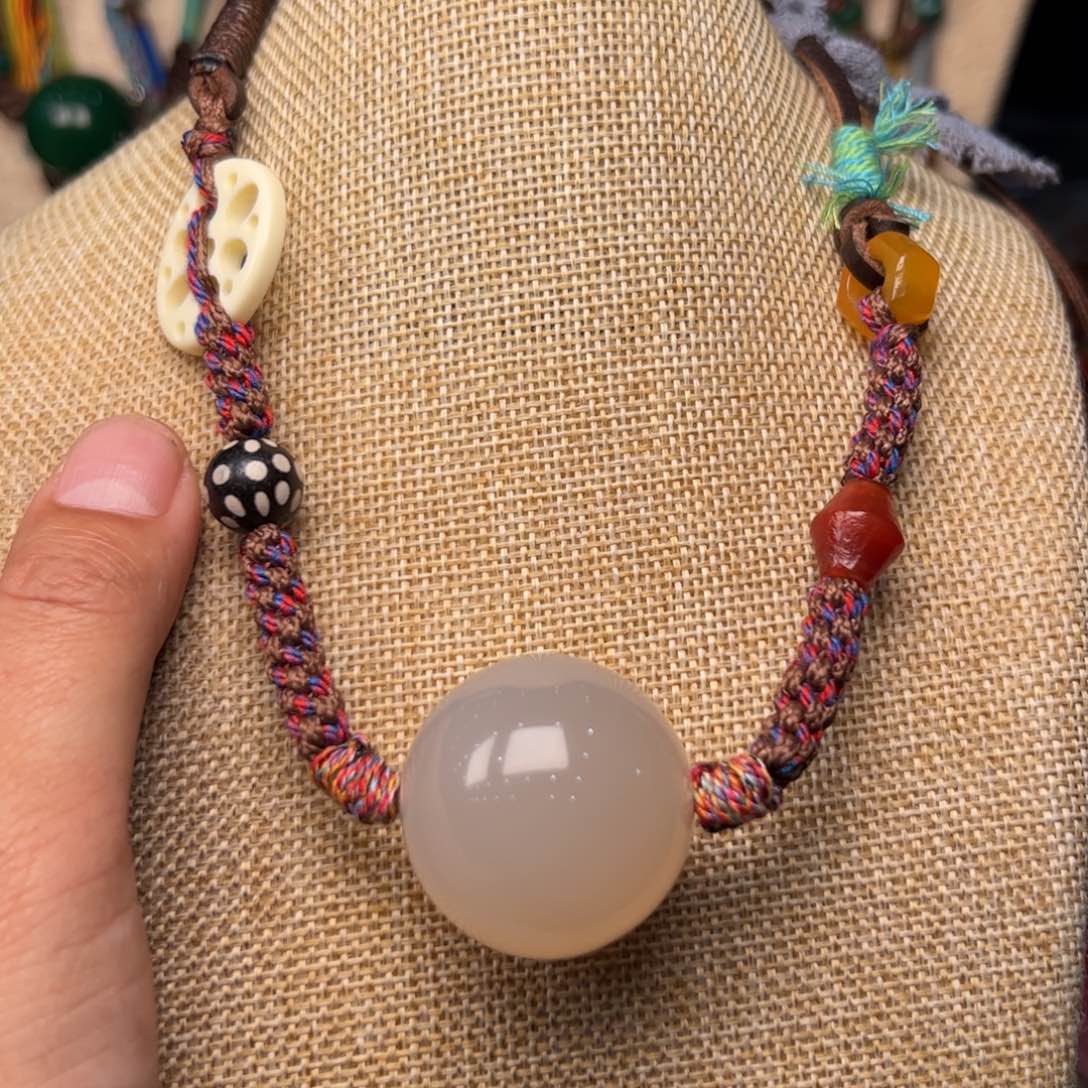 玛瑙/玉髓颈饰未镶嵌