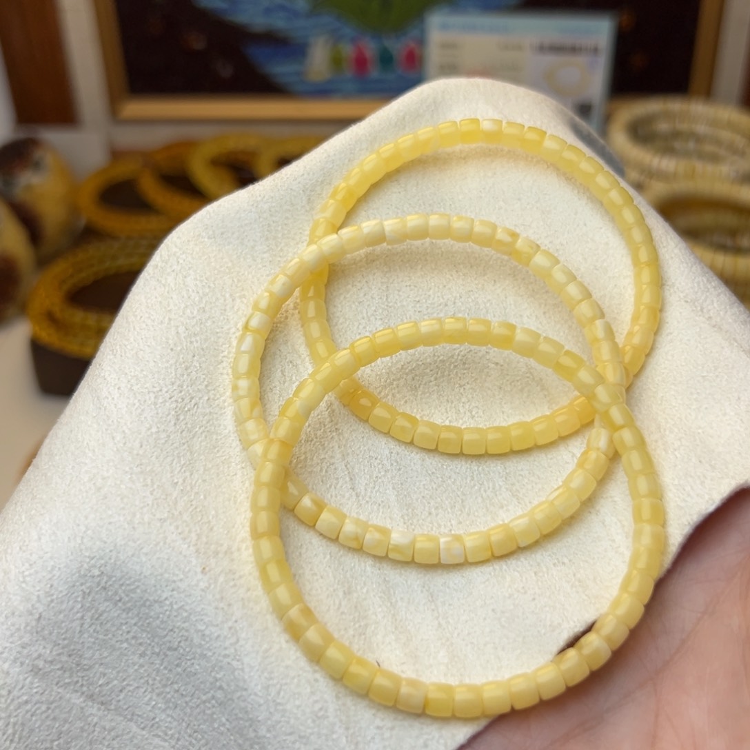 琥珀裸石未镶嵌4.5蜜蜡单圈 多样发其一