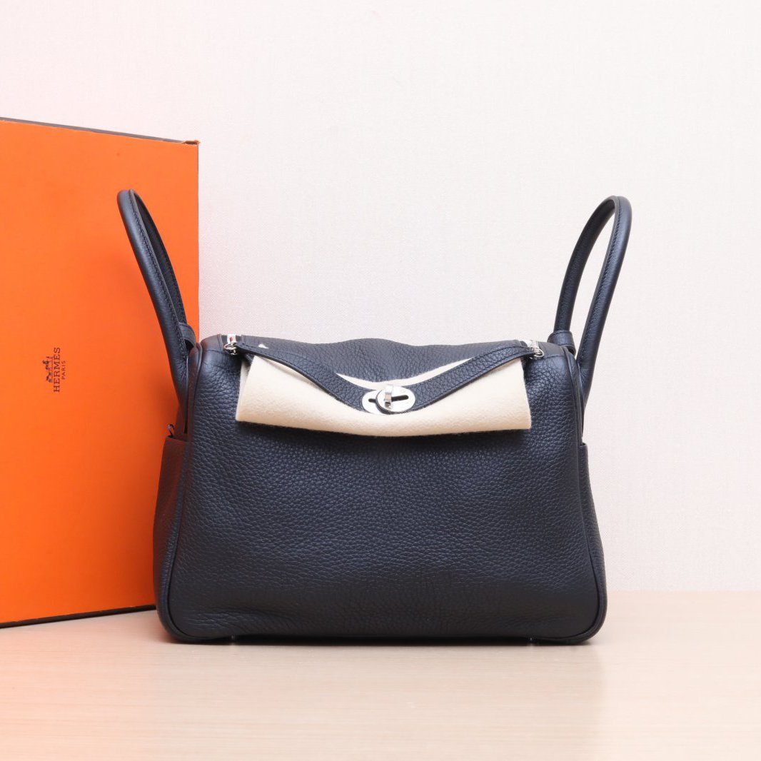 95新 Hermes/爱马仕 小花黑黑Lindy 30 89黑色 TC皮 D刻 银扣
