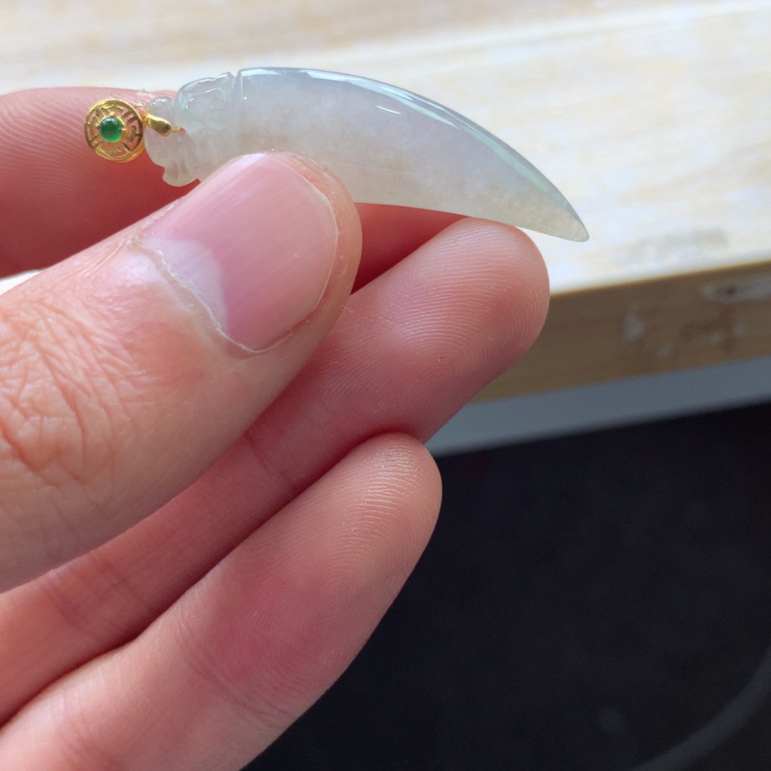 翡翠颈饰18K金镶嵌吊坠