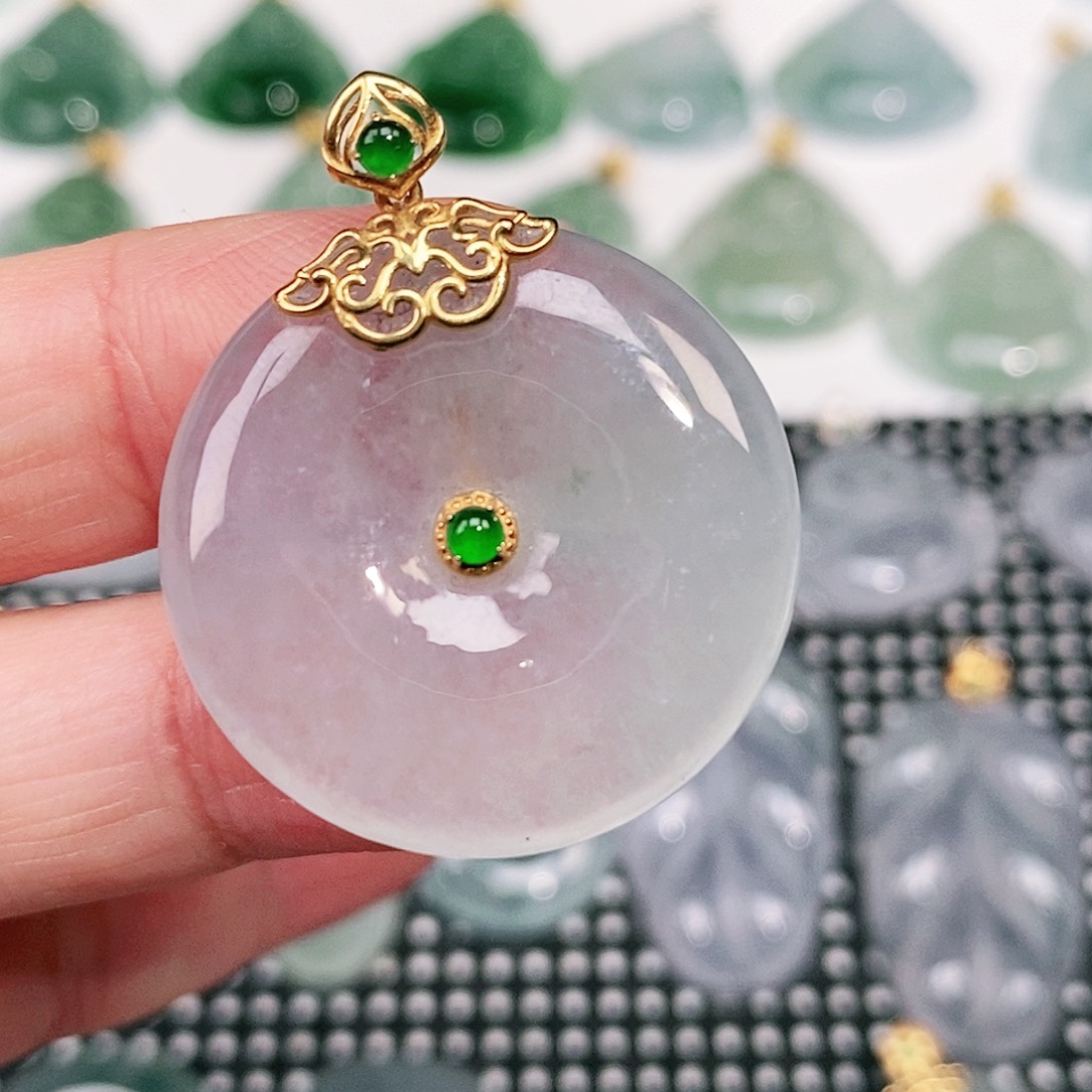 翡翠18K金镶嵌颈饰