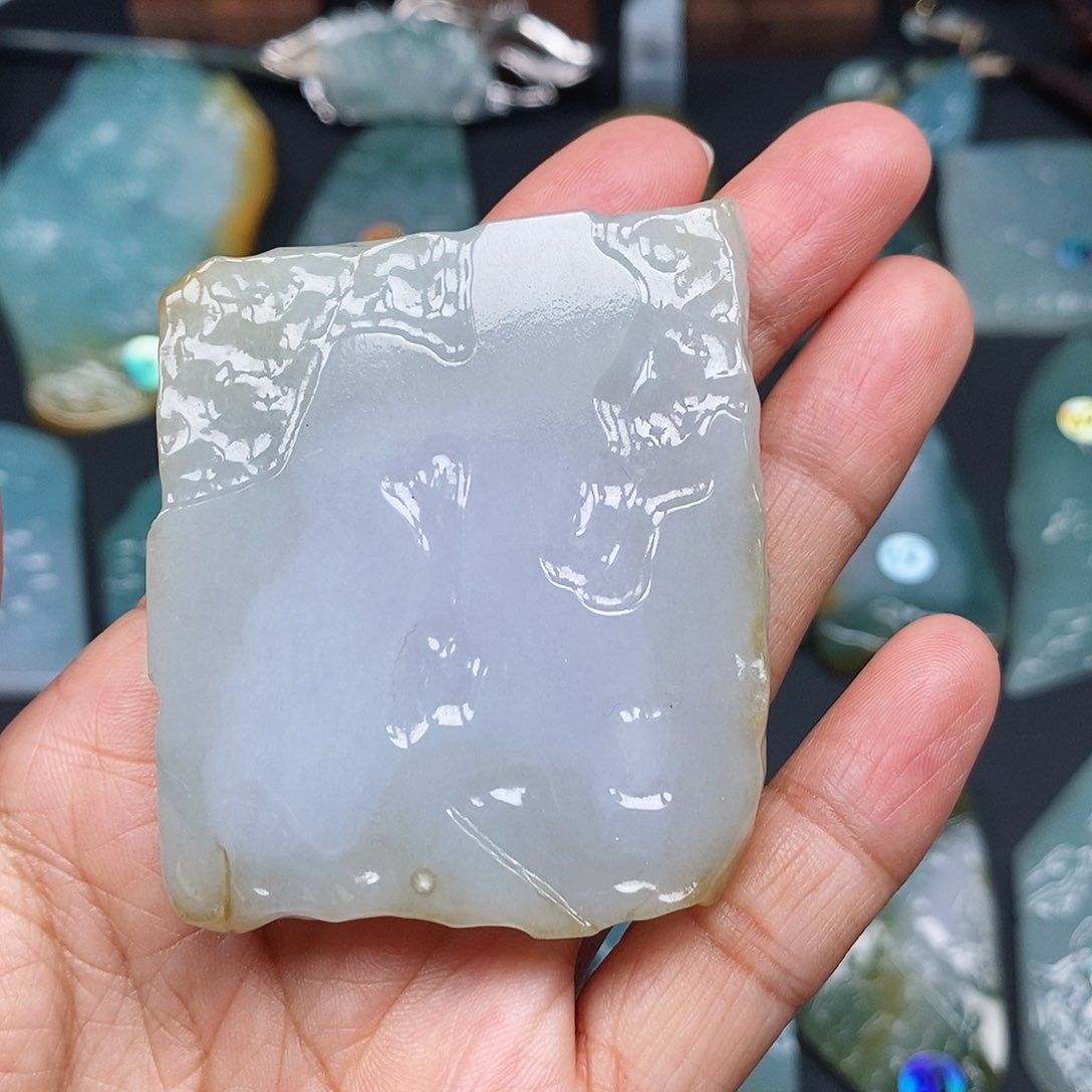 翡翠颈饰未镶嵌翡翠