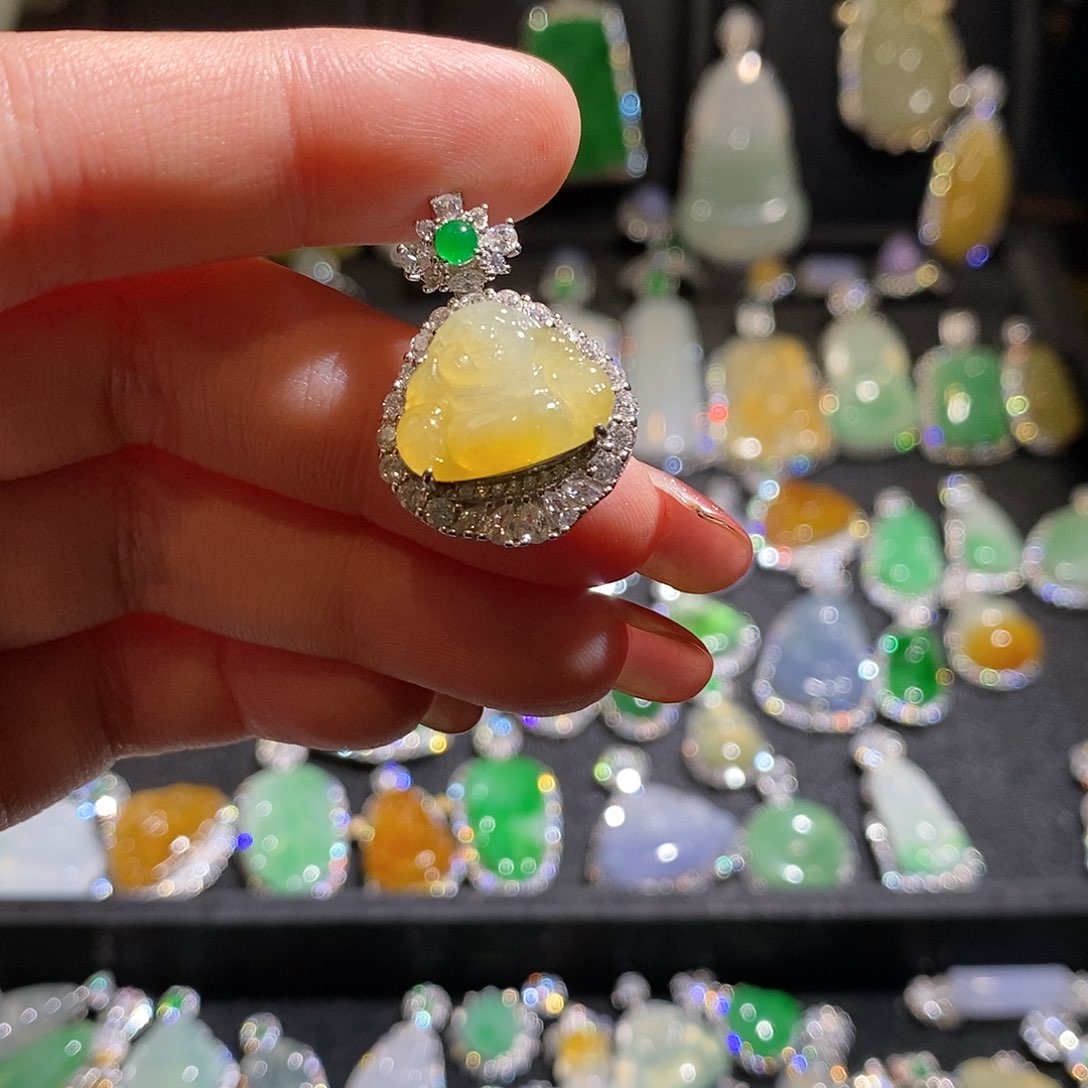 颈饰银S925镶嵌翡翠M****?天然翡翠