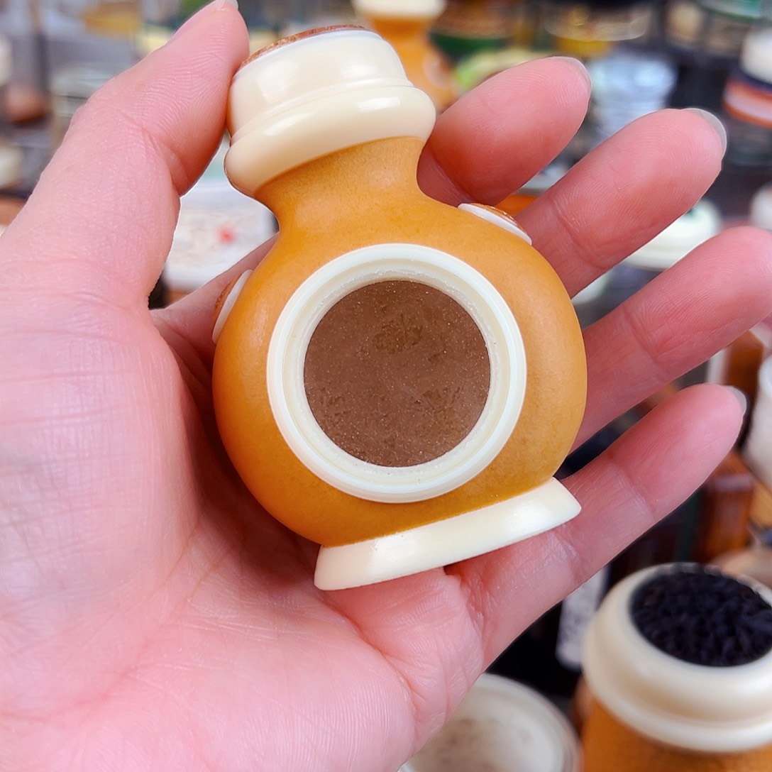 小号鼻烟壶葫芦虫具