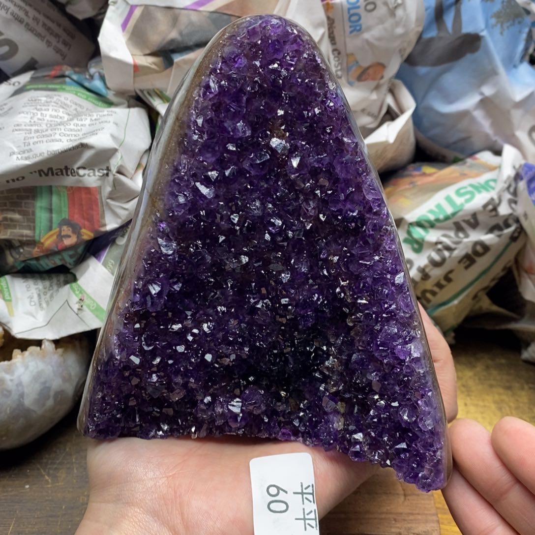 紫晶乌拉圭未镶嵌