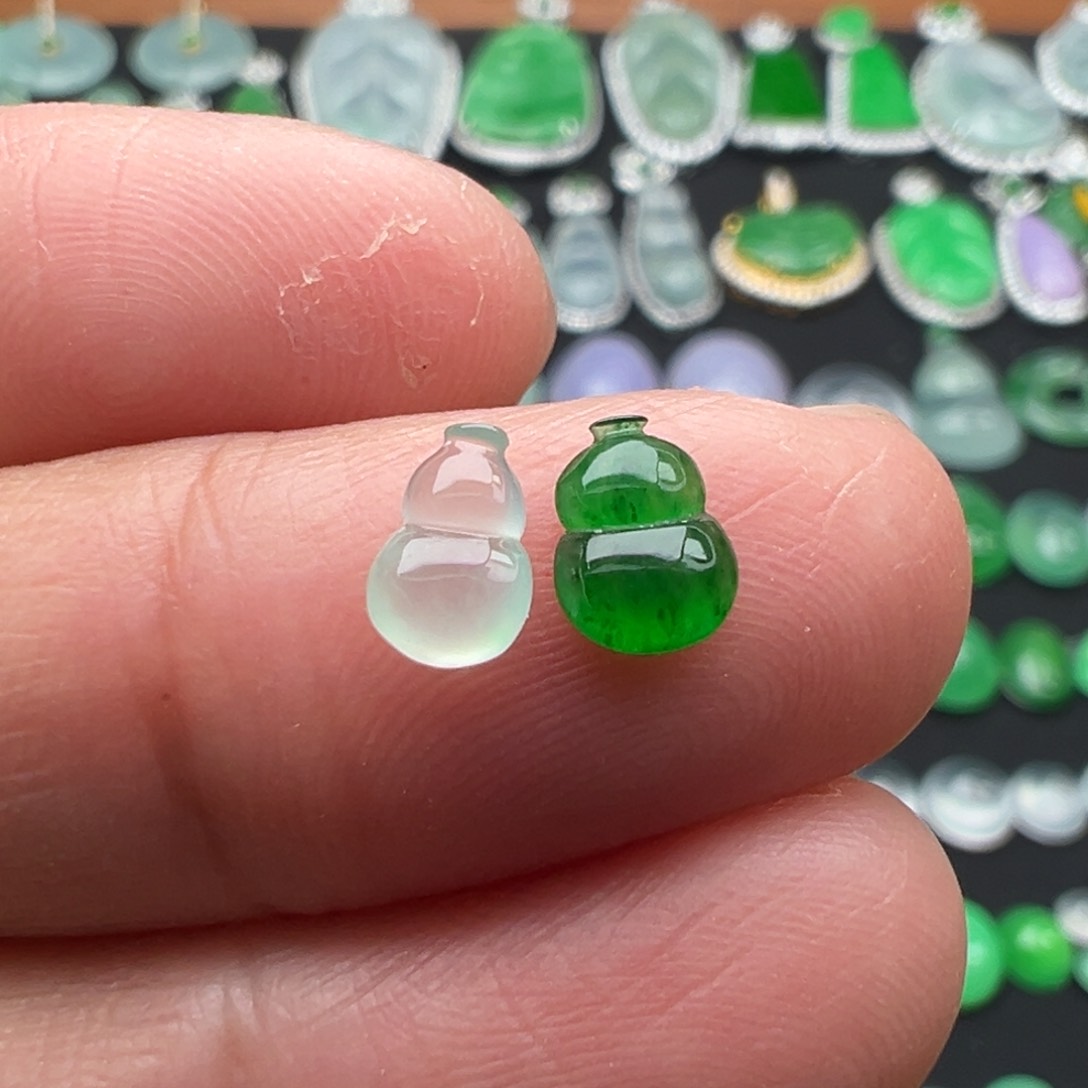 翡翠颈饰未镶嵌葫芦7.9