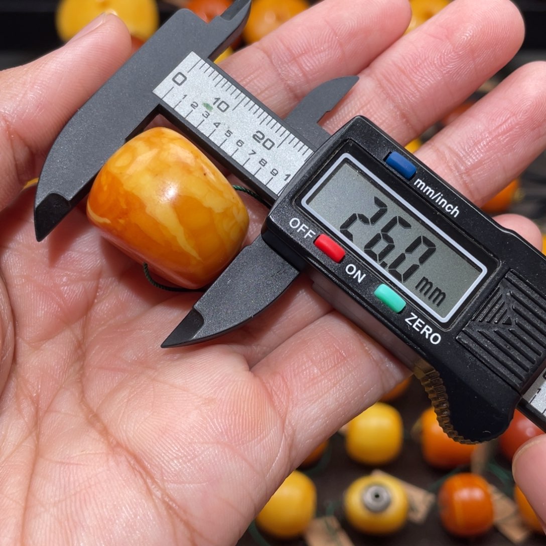 【闪购商品】琥珀裸石未镶嵌马蹄