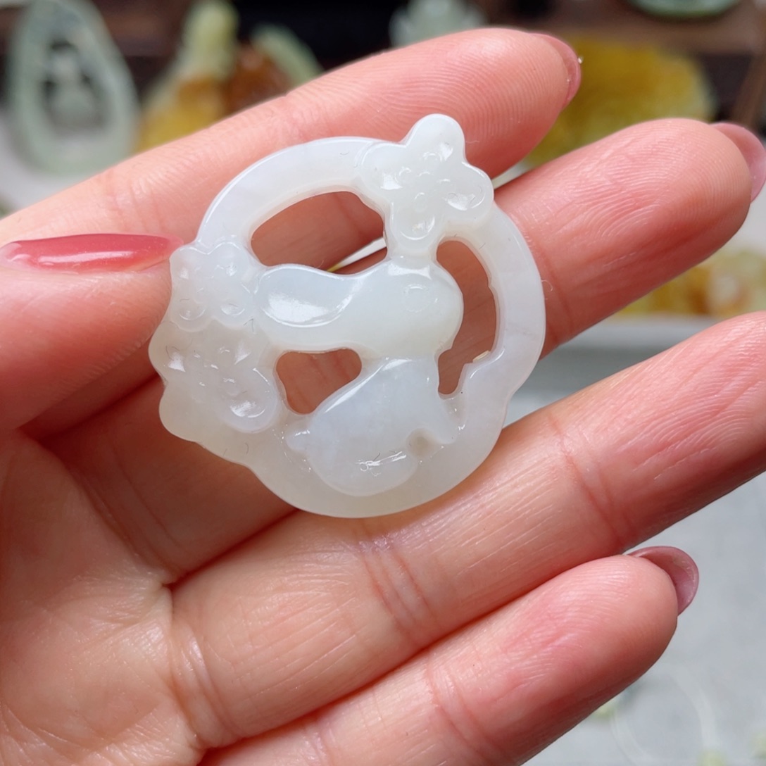 蛇纹石玉颈饰未镶嵌