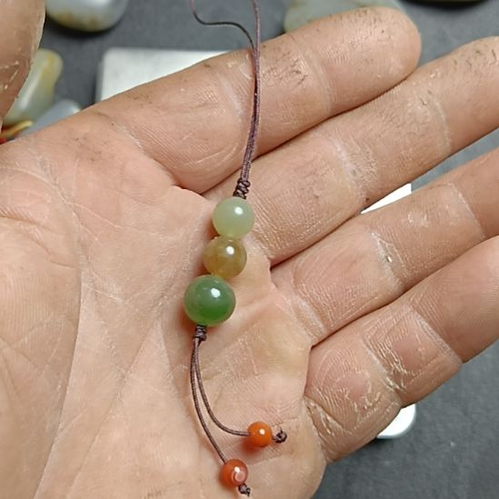 和田玉未镶嵌车挂