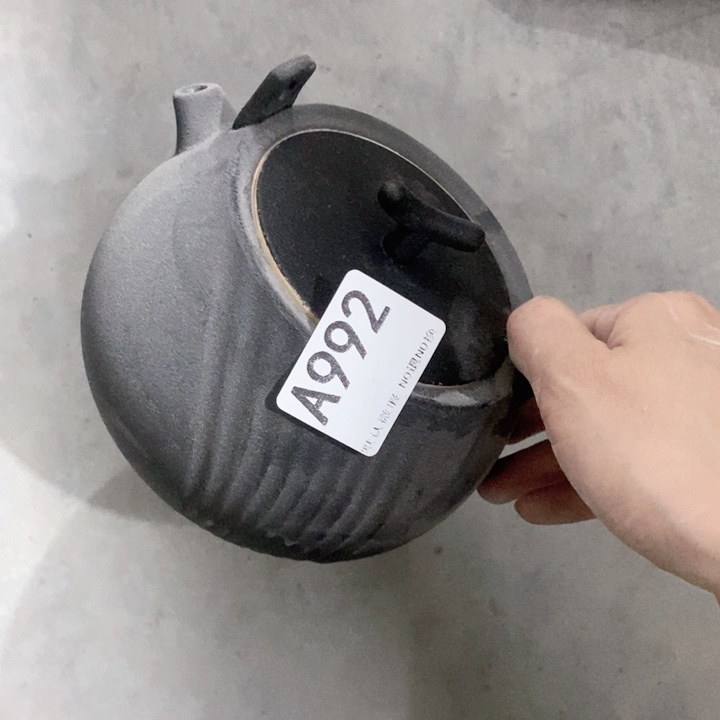 陈****y茶具微瑕，介意勿拍