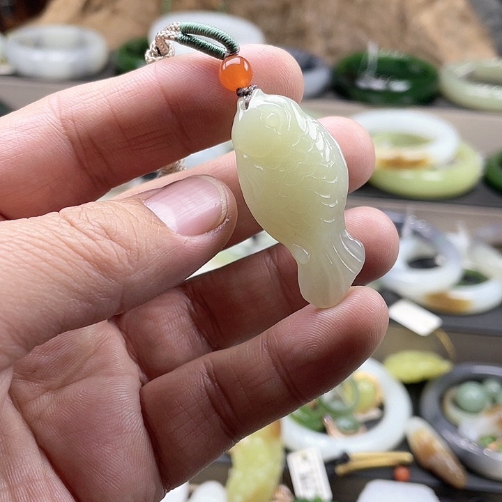 和田玉挂件未镶嵌?*