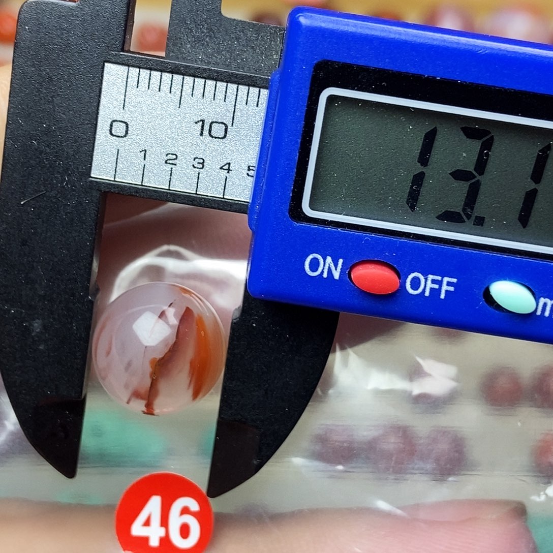 南红玛瑙未镶嵌南红玛瑙有瑕疵