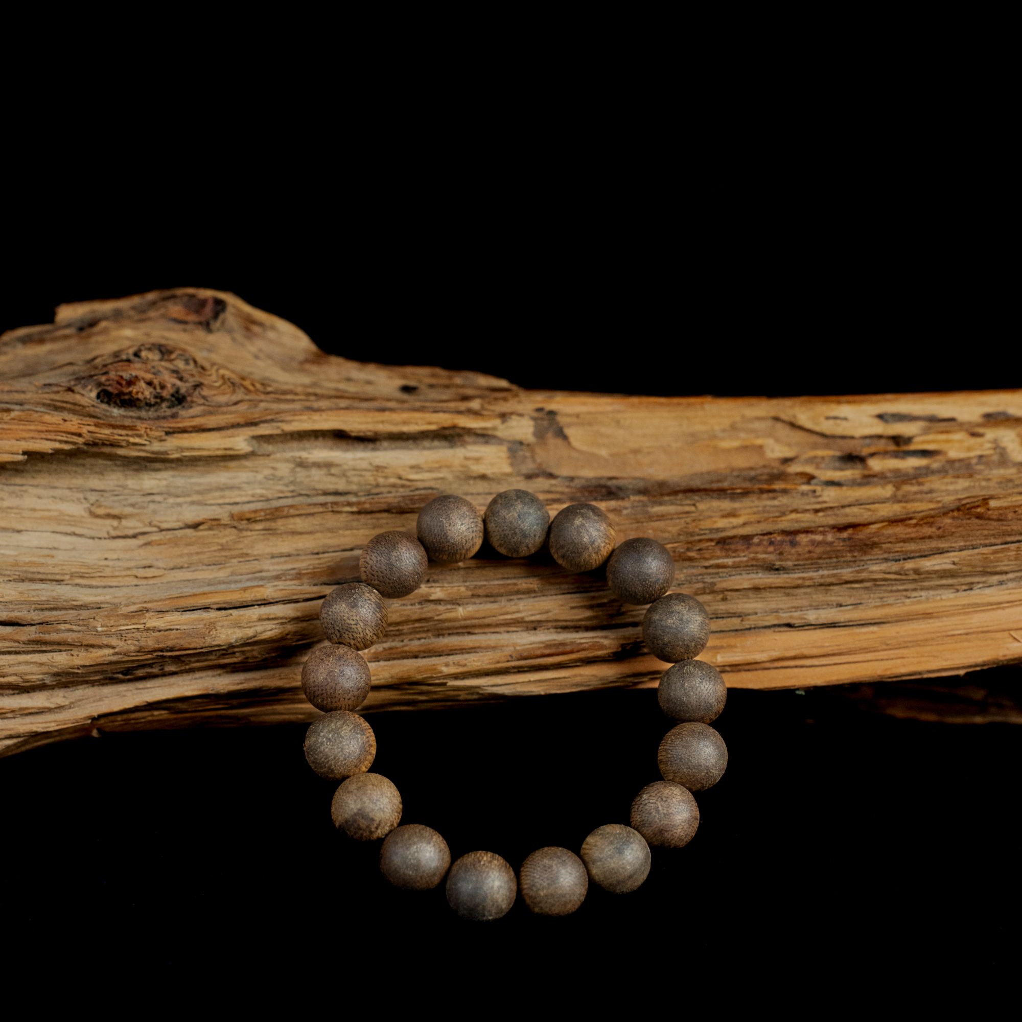 沉香【中国工艺】海南乌身圆叶老料树心1.2单圈