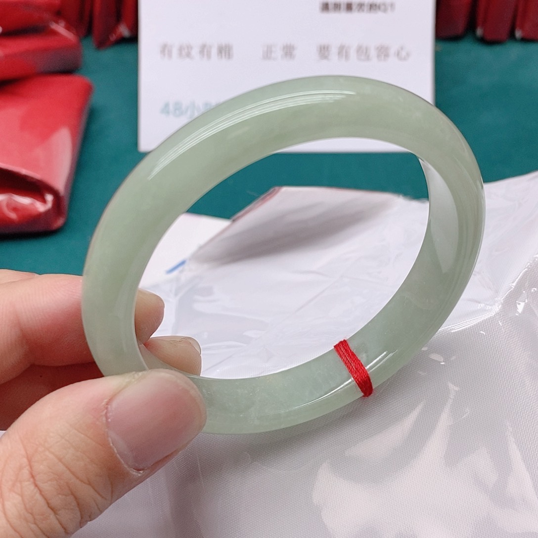 翡翠手镯未镶嵌一***辰31111111111