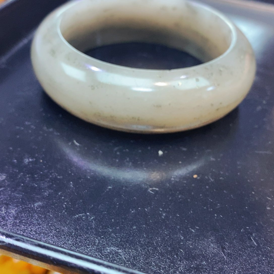 未镶嵌石英质玉（黄龙玉）颈饰