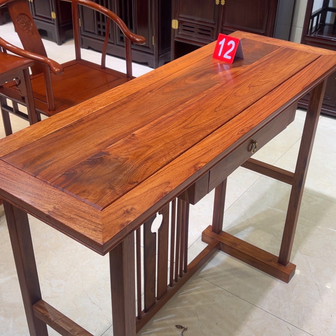 其它金属条案供作杂物桌