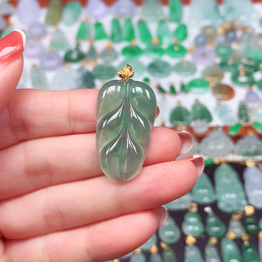 翡翠颈饰18K金镶嵌天然翡翠A货