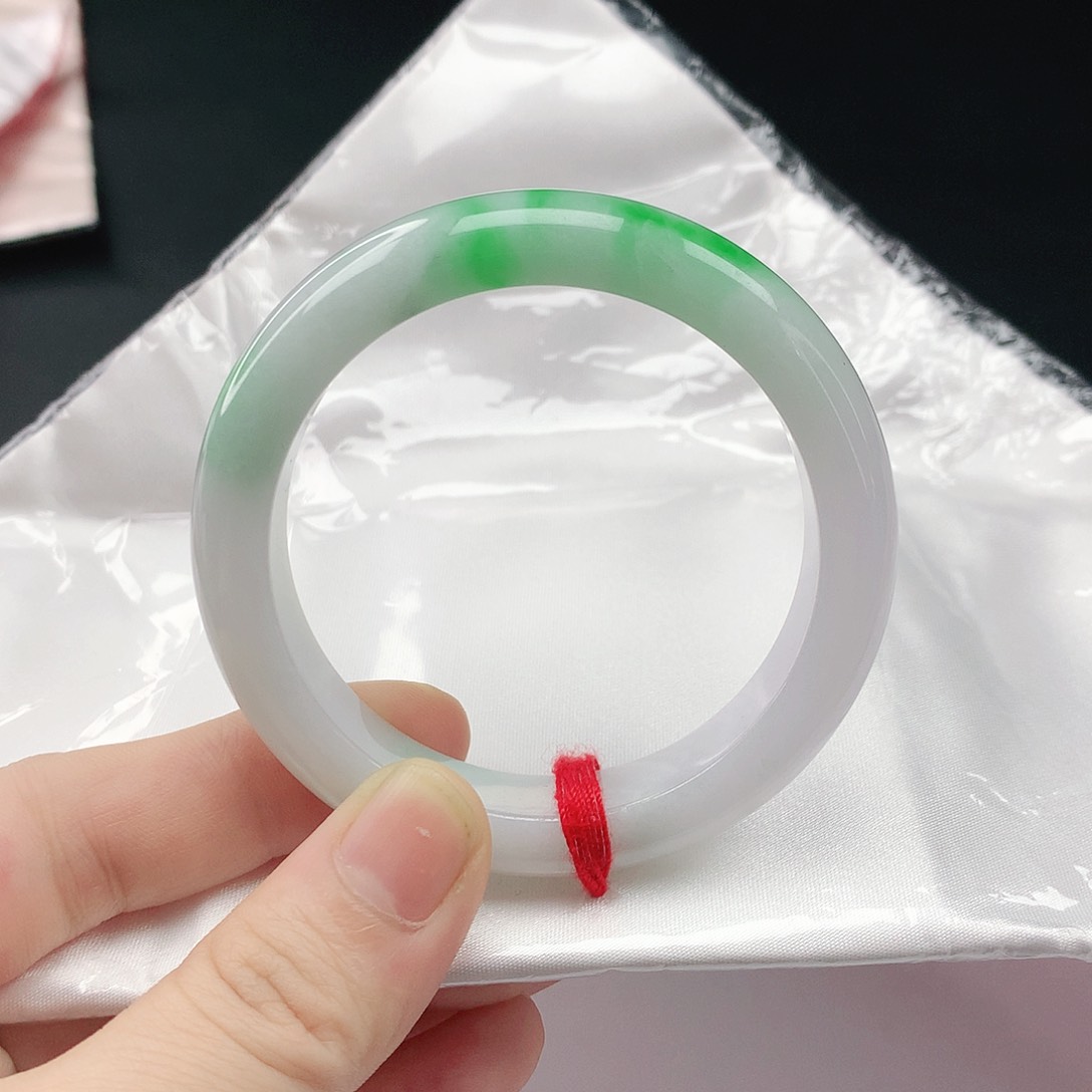 翡翠手镯未镶嵌翡翠044