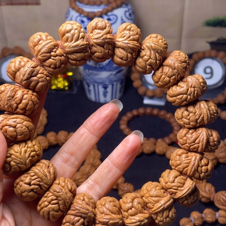 酥***耳吊坠桃核秦岭桃核手持