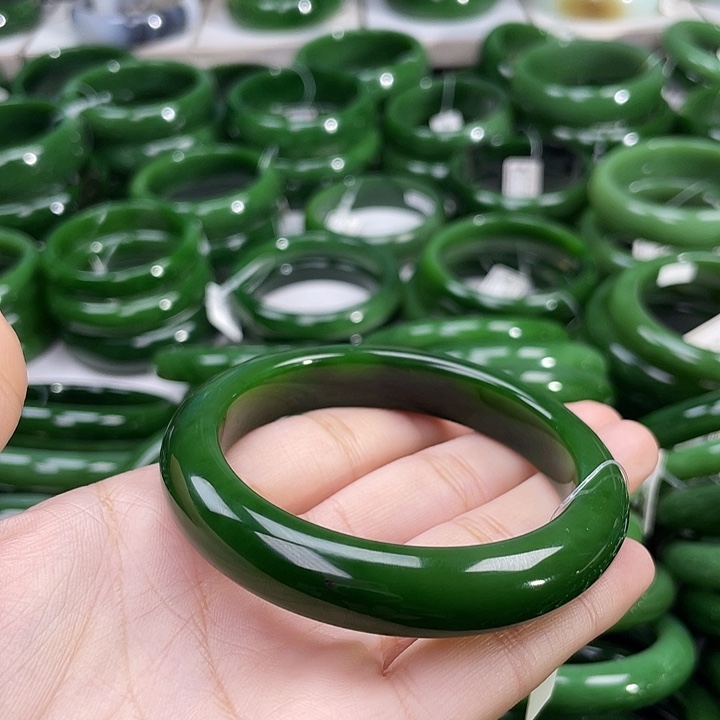 未镶嵌手镯和田玉（碧玉）