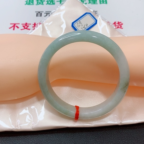 翡翠手镯未镶嵌手镯