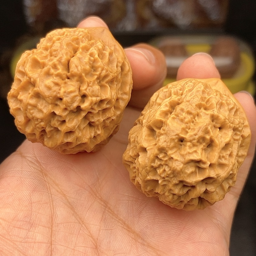 【闪购商品】文玩核桃把件40尺铁狮子球