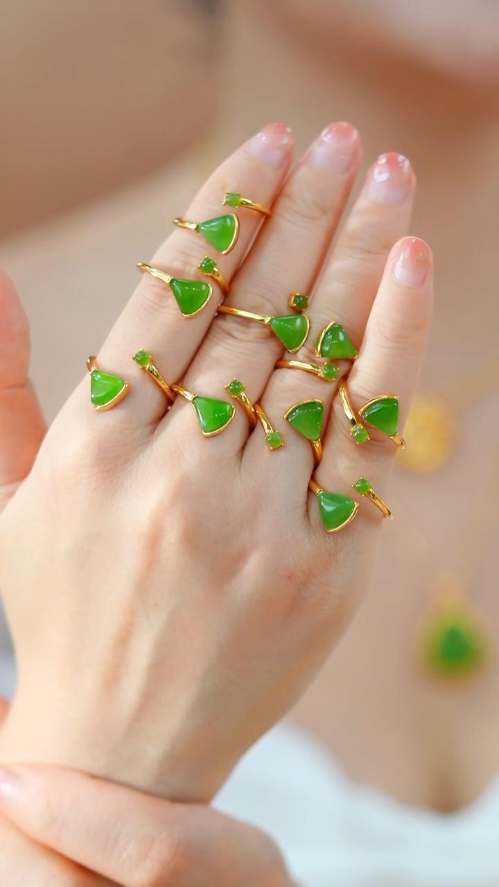 S925银镶嵌8mm碧玉小裙子扇子戒指（多样性发其一）HNZ14156