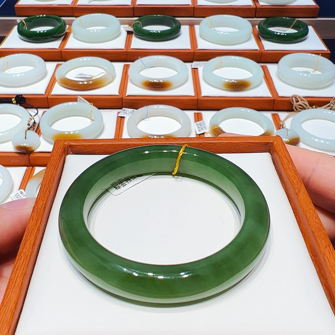 和田玉未镶嵌手镯白猫冰碧玉