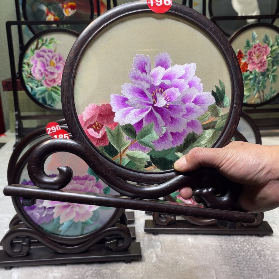 刺绣非遗传承摆件