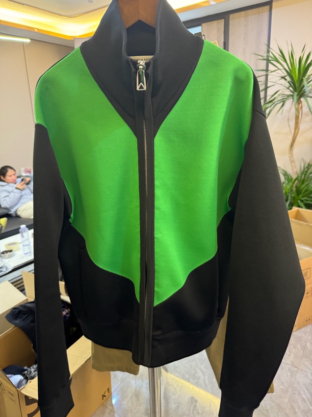 95新 BOTTEGA VENETA/葆蝶家 （jp）208 拼色拉链夹克/s