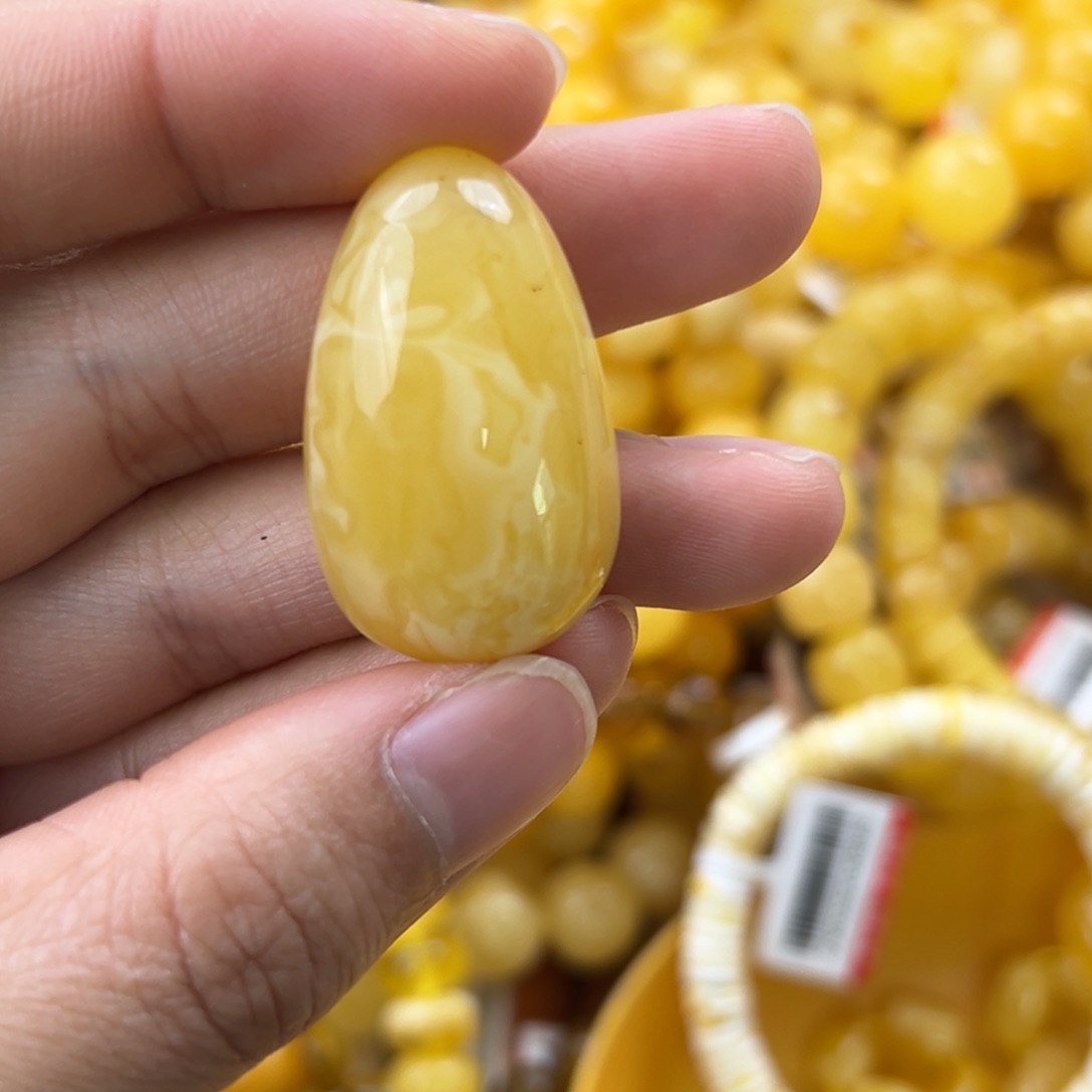 琥珀珠宝奇石未镶嵌