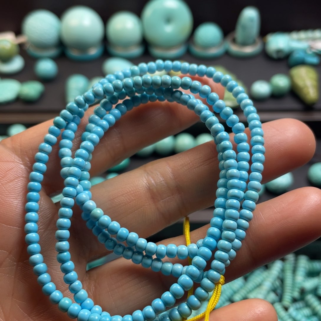 绿松石颈饰未镶嵌