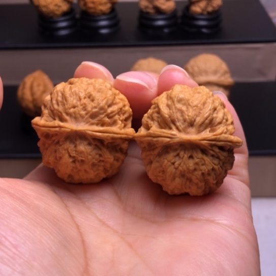 文玩核桃把件火焰绣球30