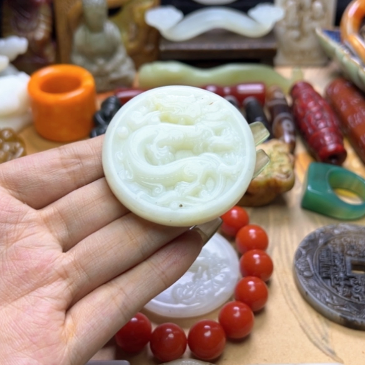 【闪购商品】蛇纹石玉未镶嵌颈饰