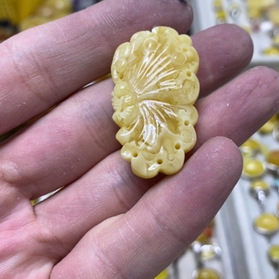 蜜蜡裸石未镶嵌吊坠