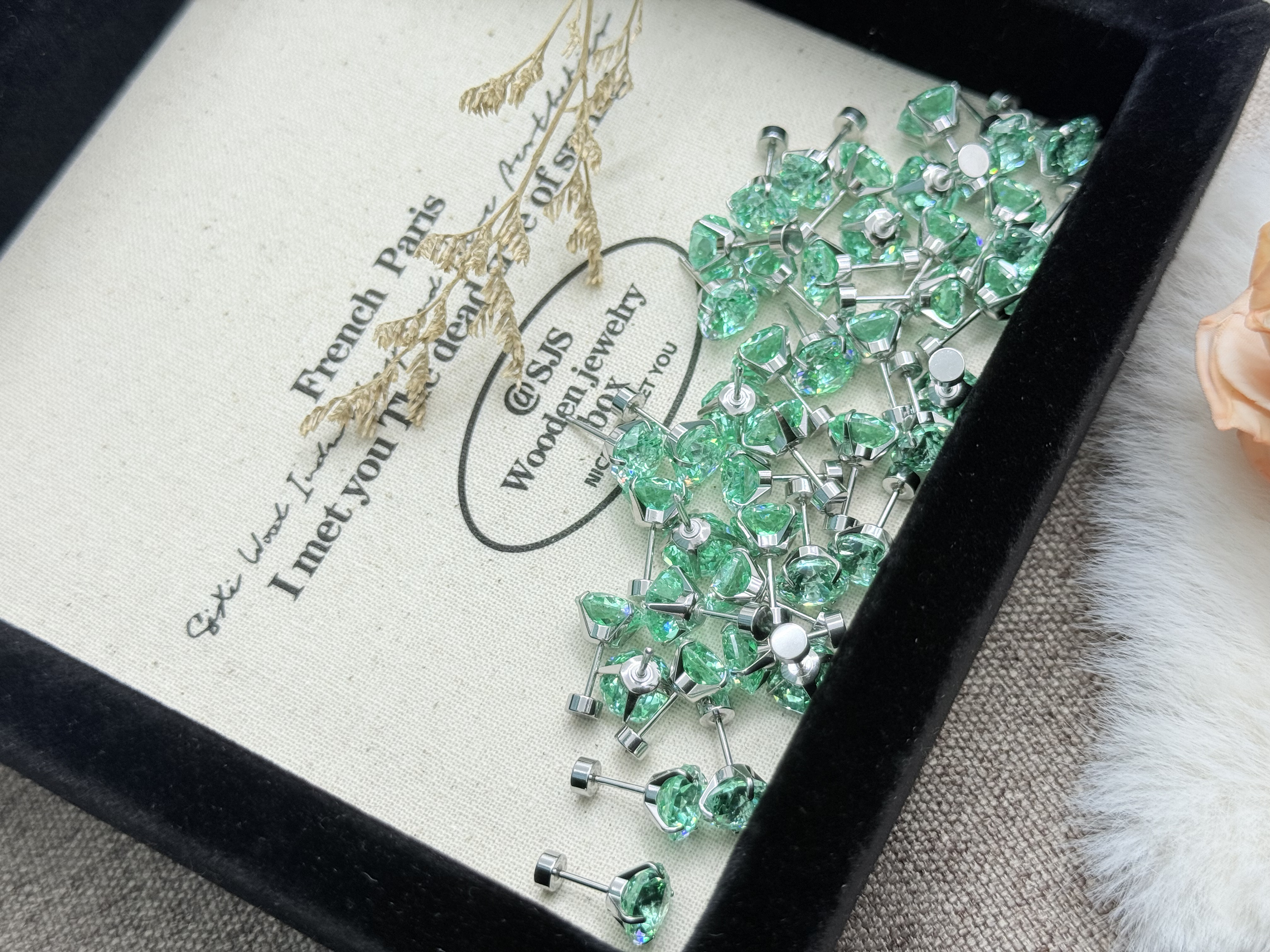 钛钢锆石耳饰 A292 绿色手捧花锆石8mm耳骨钉耳钉耳蜗钉