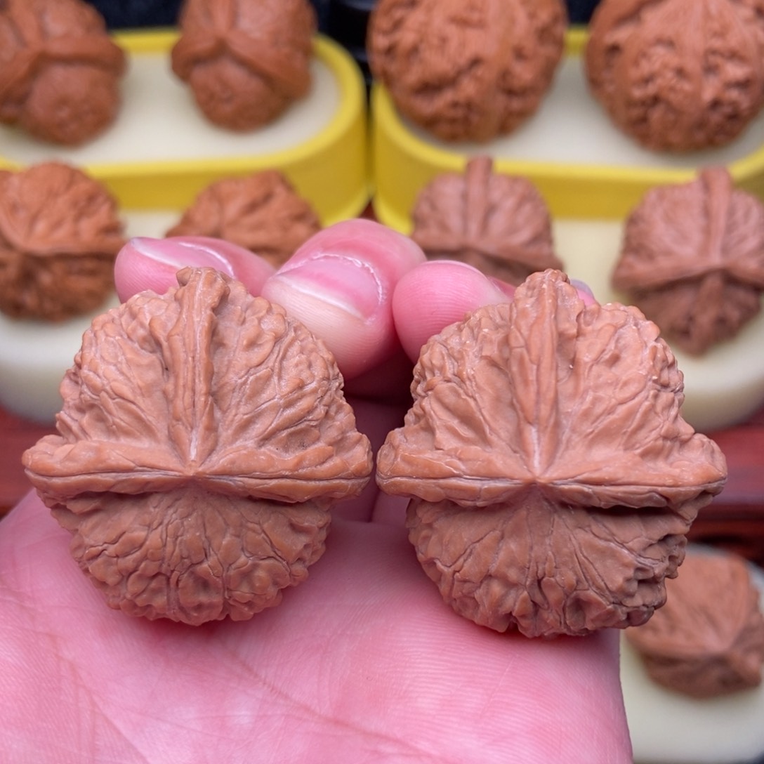文玩核桃把件天花板金锭三棱39