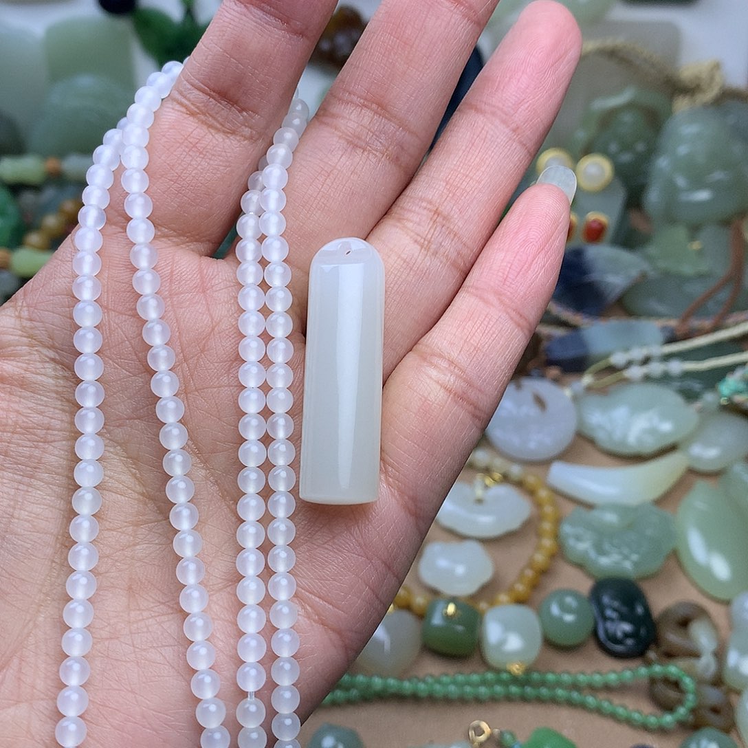 猫***1和田玉未镶嵌颈饰