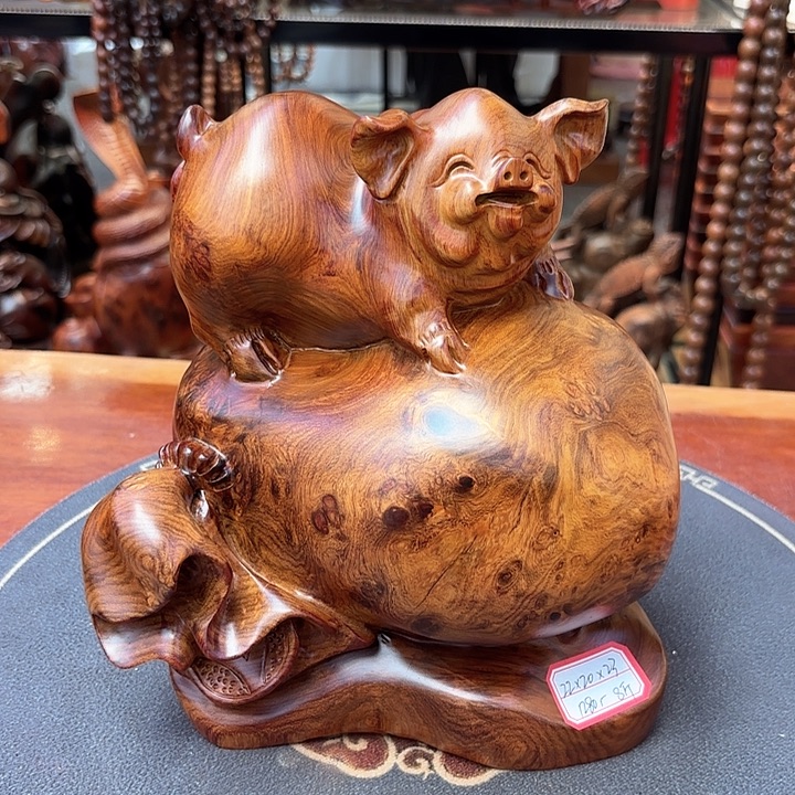 缅甸花梨（花梨木类）缅甸花梨留疤福猪