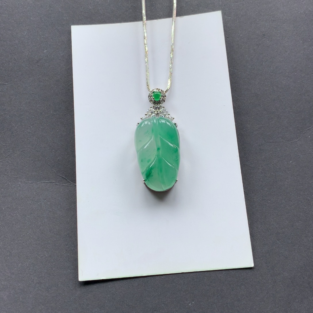 莎***？石英质玉未镶嵌颈饰