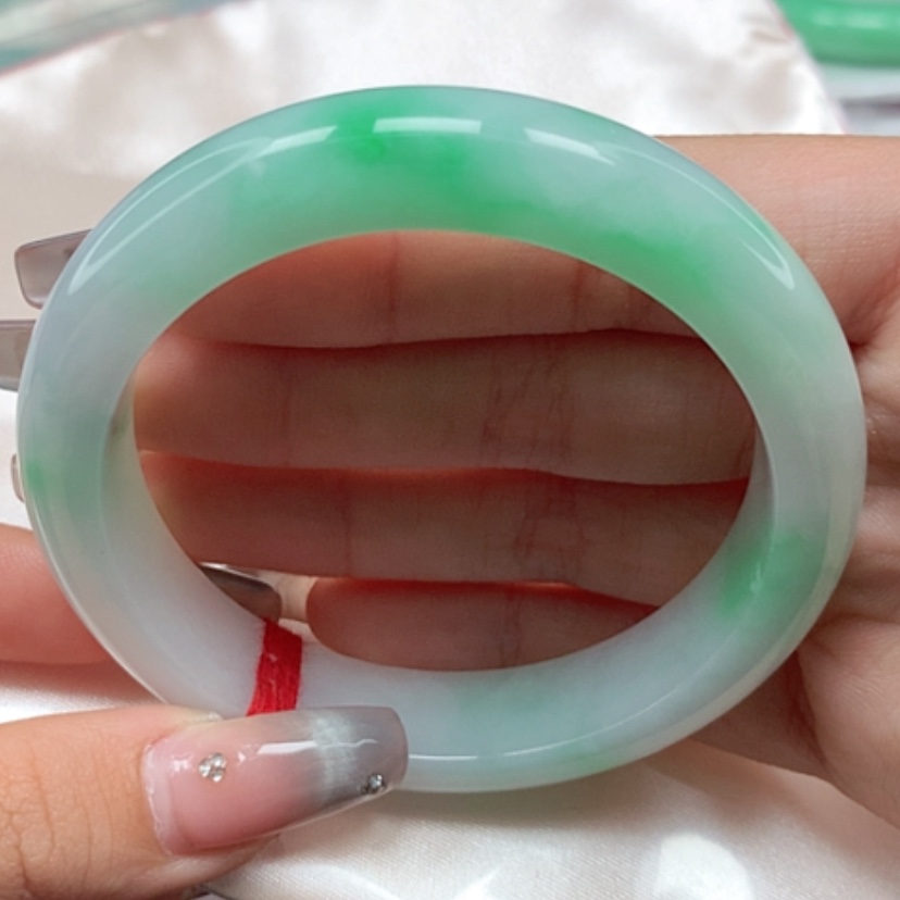 【闪购商品】翡翠手镯未镶嵌57圈