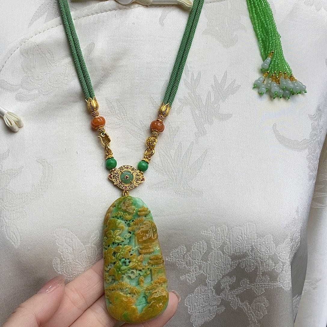 翡翠颈饰未镶嵌天然