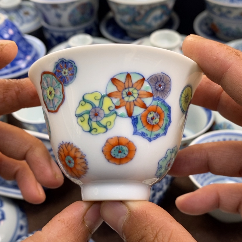 【闪购商品】景德镇青花斗彩主人杯