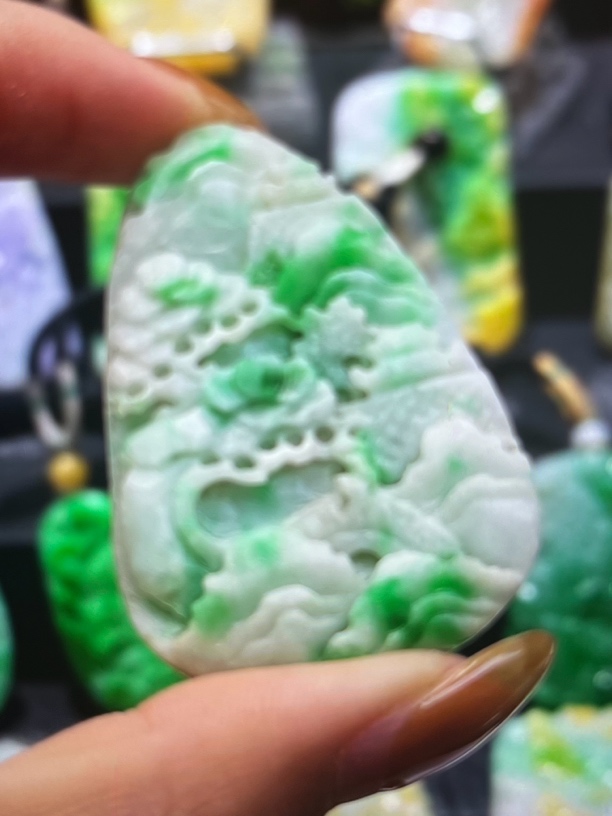 天然翡翠一物一证发货